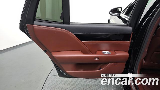 Genesis G90 2022 — photo 15