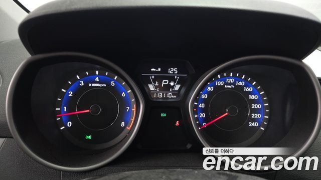 Hyundai AVANTE 2015 — photo 8