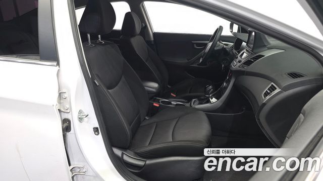 Hyundai AVANTE 2015 — photo 11
