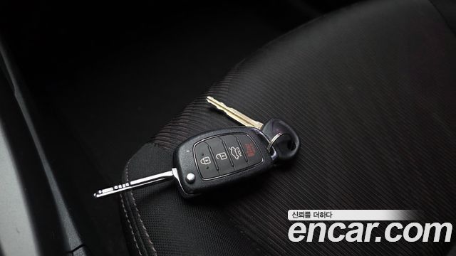 Hyundai AVANTE 2015 — photo 18