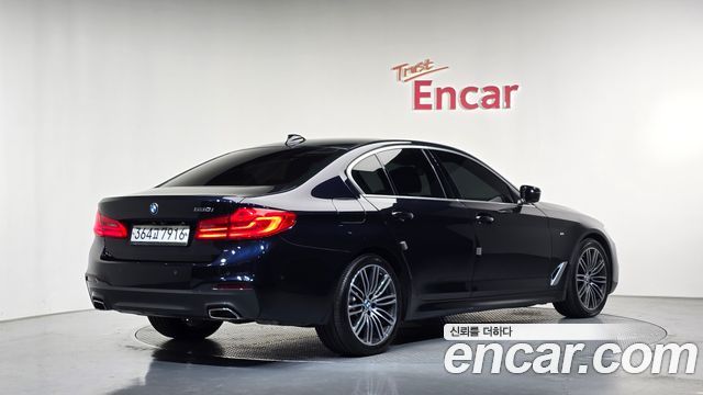 BMW 5-Series 2020 — photo 2
