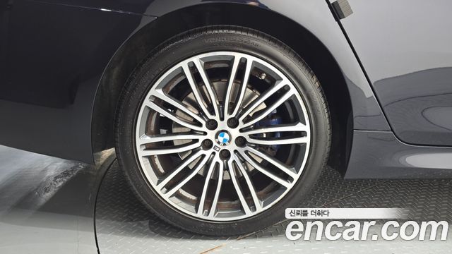 BMW 5-Series 2020 — photo 5