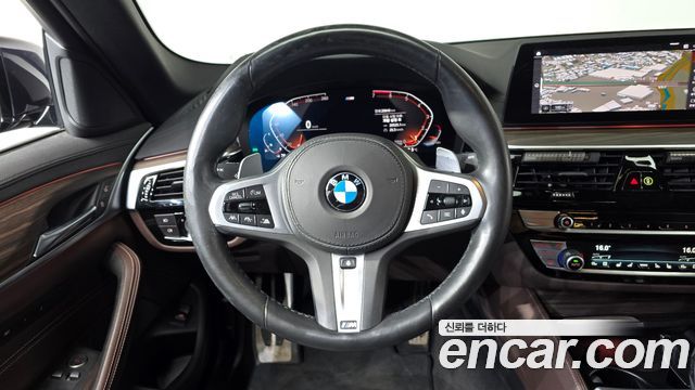 BMW 5-Series 2020 — photo 13