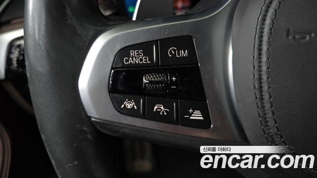 BMW 5-Series 2020 — photo 16