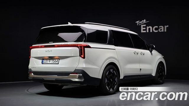 Kia Canival 2024 — photo 2