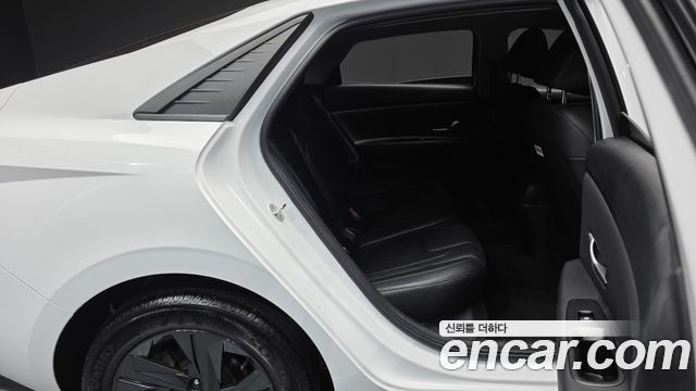 Hyundai AVANTE 2023 — photo 12