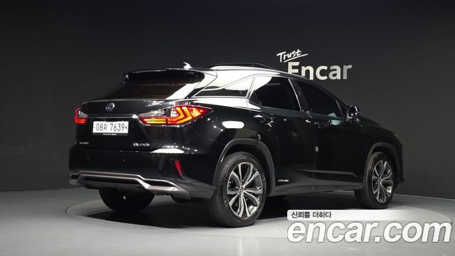 Lexus RX 2019 — photo 2