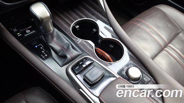 Lexus RX 2019 — photo 12