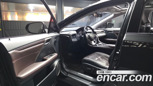 Lexus RX 2019 — photo 13