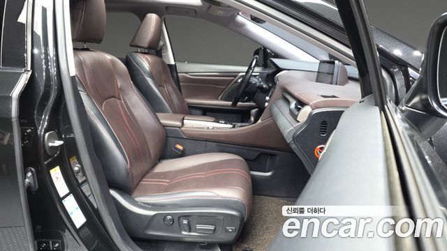 Lexus RX 2019 — photo 17