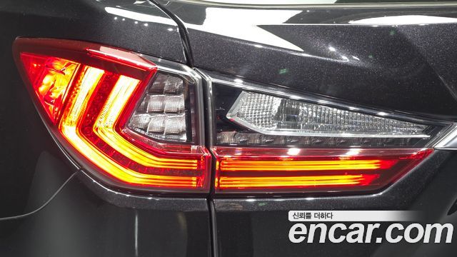 Lexus RX 2019 — photo 9