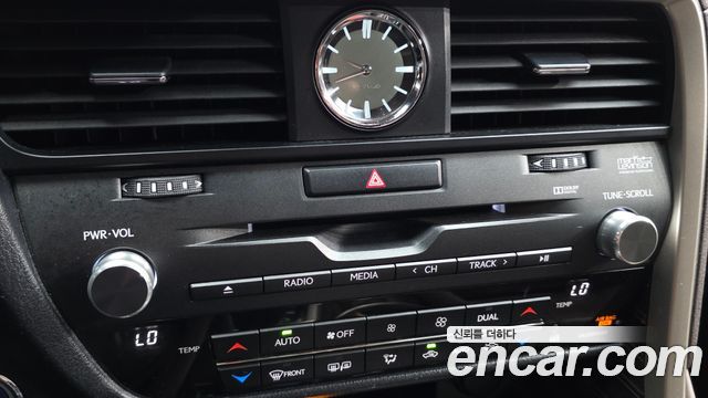 Lexus RX 2019 — photo 29