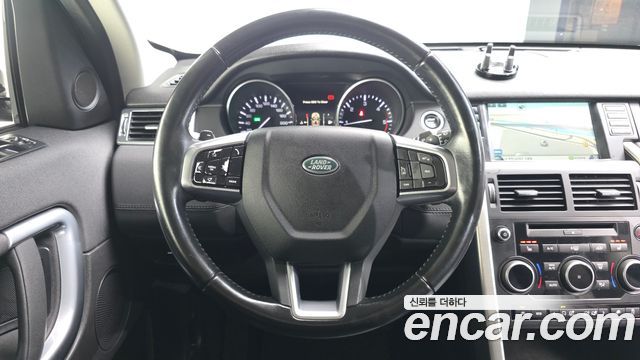 Land Rover Discovery Sport 2016 — photo 13