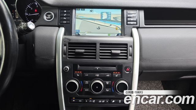 Land Rover Discovery Sport 2016 — photo 14