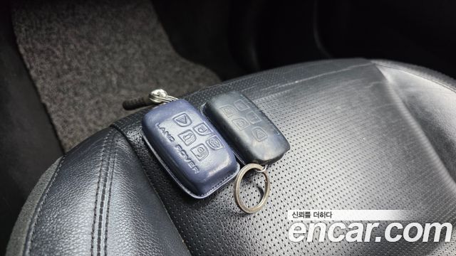 Land Rover Discovery Sport 2016 — photo 18