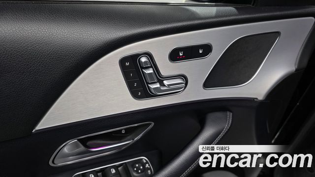 Mercedes-Benz GLE-Class 2019 — photo 17
