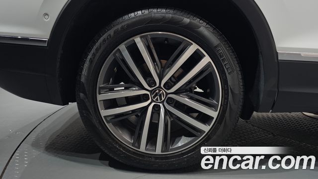 Volkswagen Tiguan 2023 — photo 7