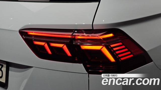 Volkswagen Tiguan 2023 — photo 9