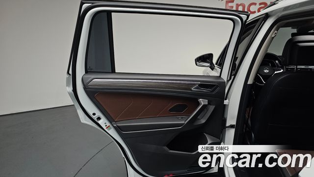 Volkswagen Tiguan 2023 — photo 15