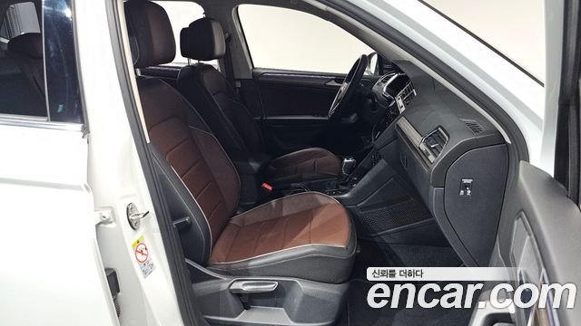 Volkswagen Tiguan 2023 — photo 16