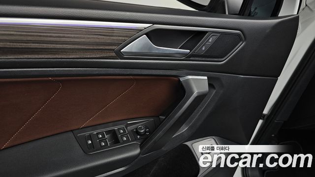 Volkswagen Tiguan 2023 — photo 39