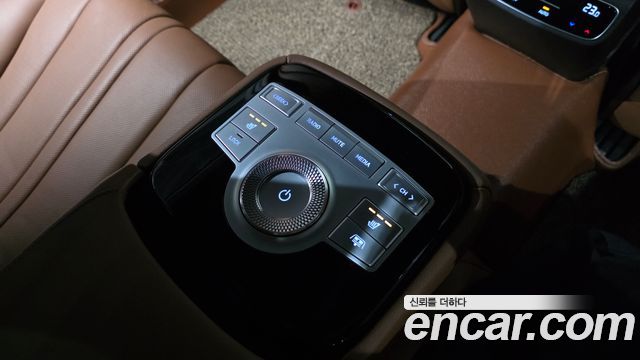 Genesis G80 2022 — photo 18