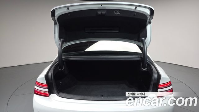 Genesis G80 2022 — photo 20