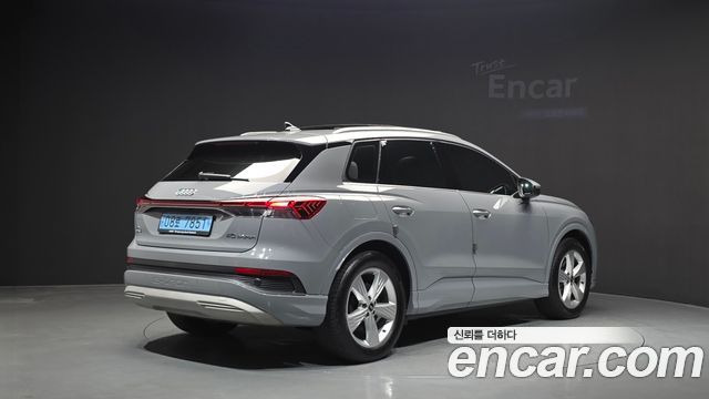 Audi Q4 e-tron 2023 — photo 2