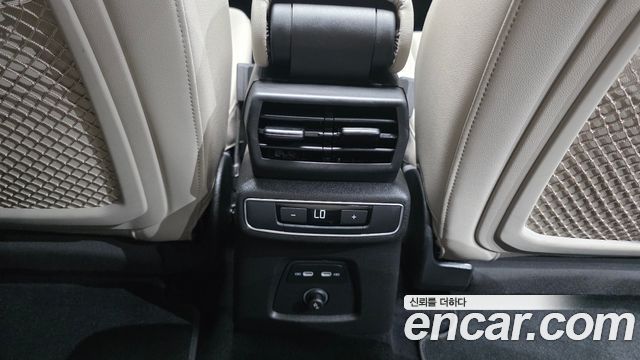 Audi Q4 e-tron 2023 — photo 31