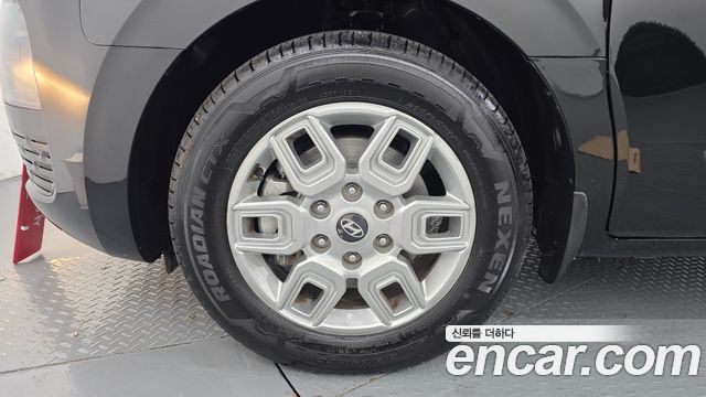 Hyundai Staria 2025 — photo 5
