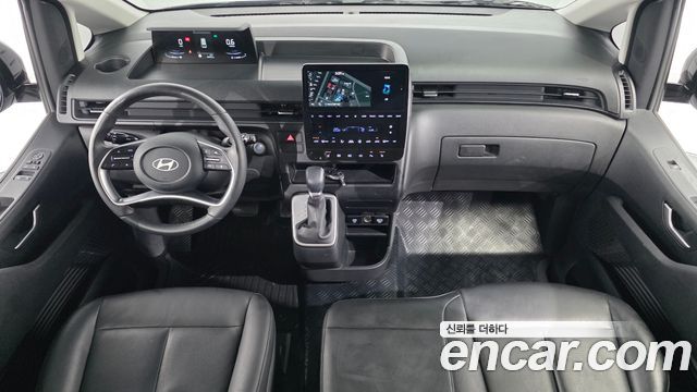 Hyundai Staria 2025 — photo 7