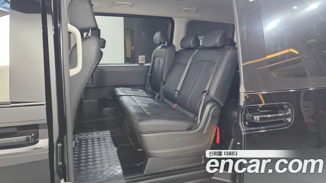 Hyundai Staria 2025 — photo 11