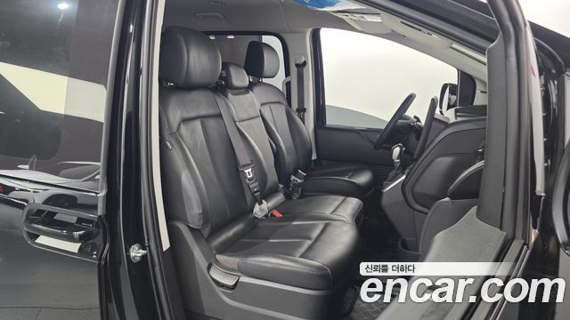 Hyundai Staria 2025 — photo 12