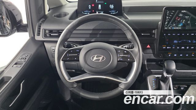 Hyundai Staria 2025 — photo 13