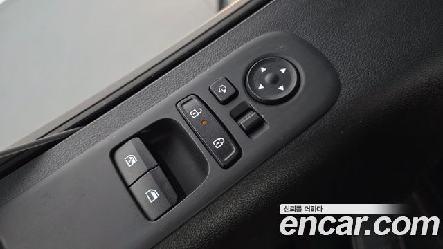 Hyundai Staria 2025 — photo 14