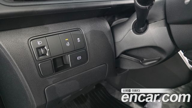 Hyundai Staria 2025 — photo 15