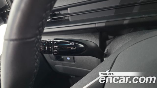 Hyundai Staria 2025 — photo 16