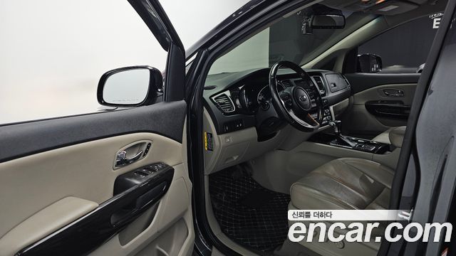 Kia Canival 2020 — photo 13