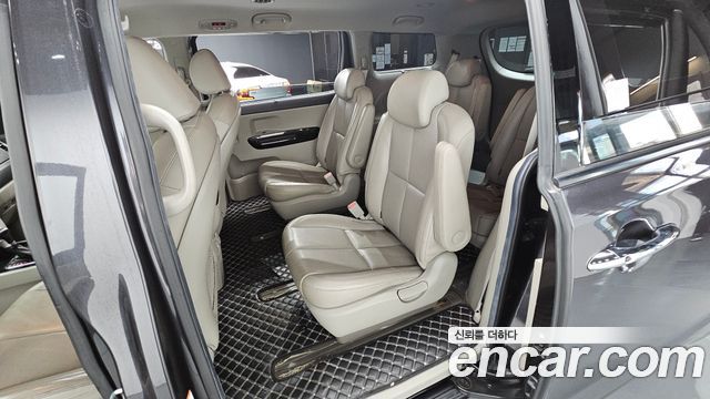 Kia Canival 2020 — photo 18