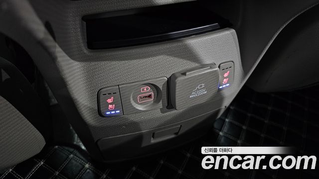 Kia Canival 2020 — photo 23
