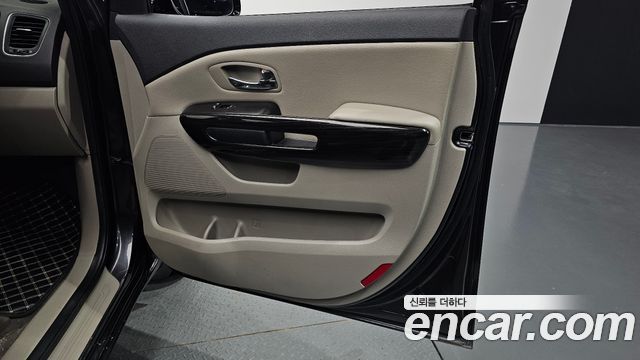 Kia Canival 2020 — photo 14