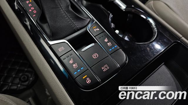 Kia Canival 2020 — photo 31