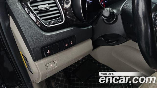 Kia Canival 2020 — photo 34