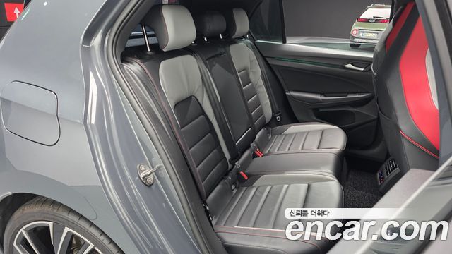 Volkswagen Golf 2024 — photo 17