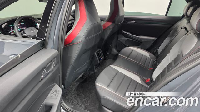 Volkswagen Golf 2024 — photo 18