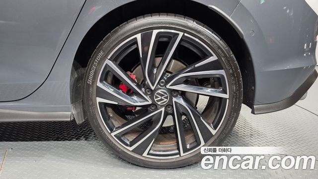 Volkswagen Golf 2024 — photo 7