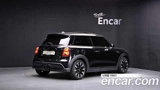 Mini Cooper 2023 — photo 2
