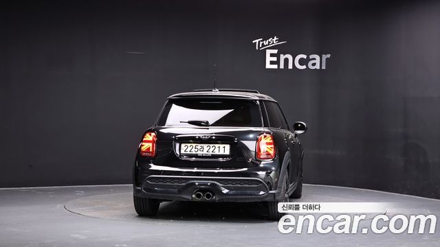 Mini Cooper 2023 — photo 4