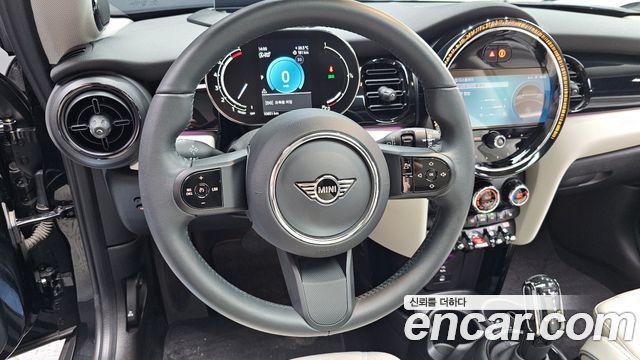Mini Cooper 2023 — photo 18