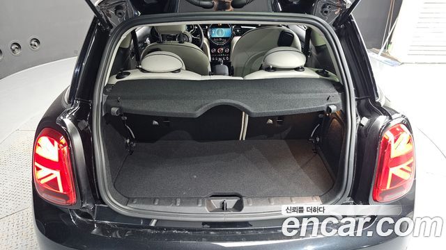 Mini Cooper 2023 — photo 26
